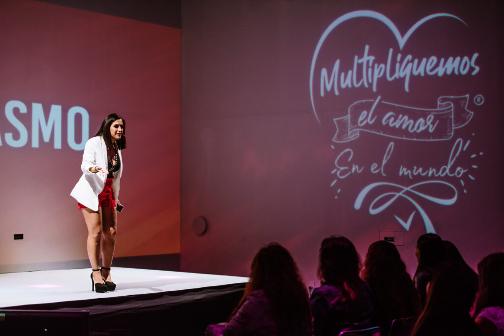 Para mantener la recuperación económica, es necesario impulsar el emprendimiento femenino, dijo Bárbara de la Rosa