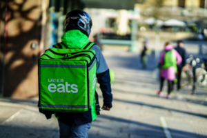 Uber Eats cerrará en varios mercados de LATAM.