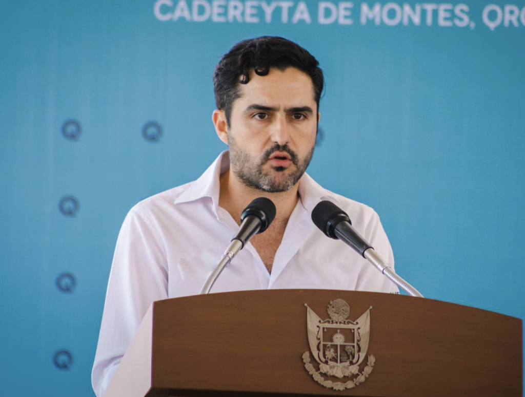 Agustín Dorantes Lámbarri piensa que se stá haciendo un buen trabajo en materia educativa en Querétaro.