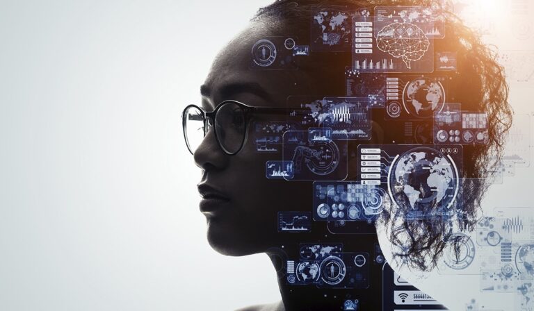 Capacitan a mujeres en habilidades tecnológicas