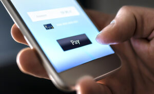 imagen de Pago móvil con aplicación monedero y tecnología inalámbrica NFC para artículo Oscar Reyes de la Campa analiza superapps financieras
