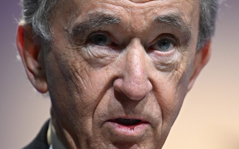 Bernardo Arnault es el más rico según Forbes