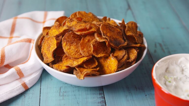 Estudiante emprende con proyecto de snacks saludables
