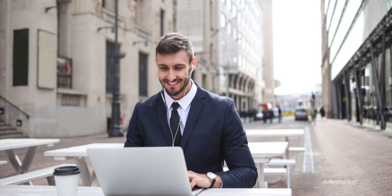 8 podcasts que los empresarios deben escuchar