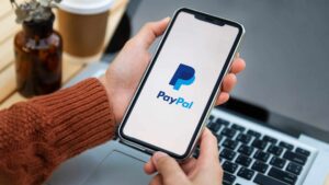 Si conoces las mejores apps para ganar dinero en PayPal, podrás generar ingresos extras. Por ejemplo: hay aplicaciones que te pagan por contestar encuestas en línea sobre diversos temas.