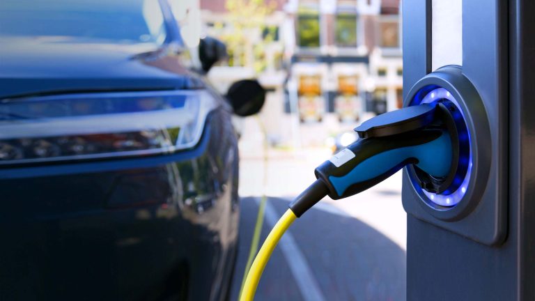 Tecnologías emergentes fortalecen adopción de autos eléctricos: Alfredo Del Mazo