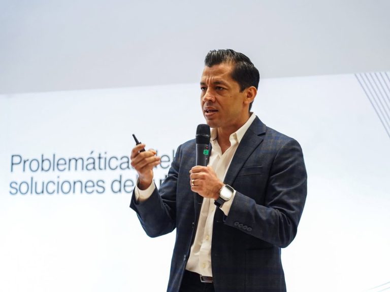 Eduardo Ortegón Williamson comparte visión hídrica sostenible en la UDEM