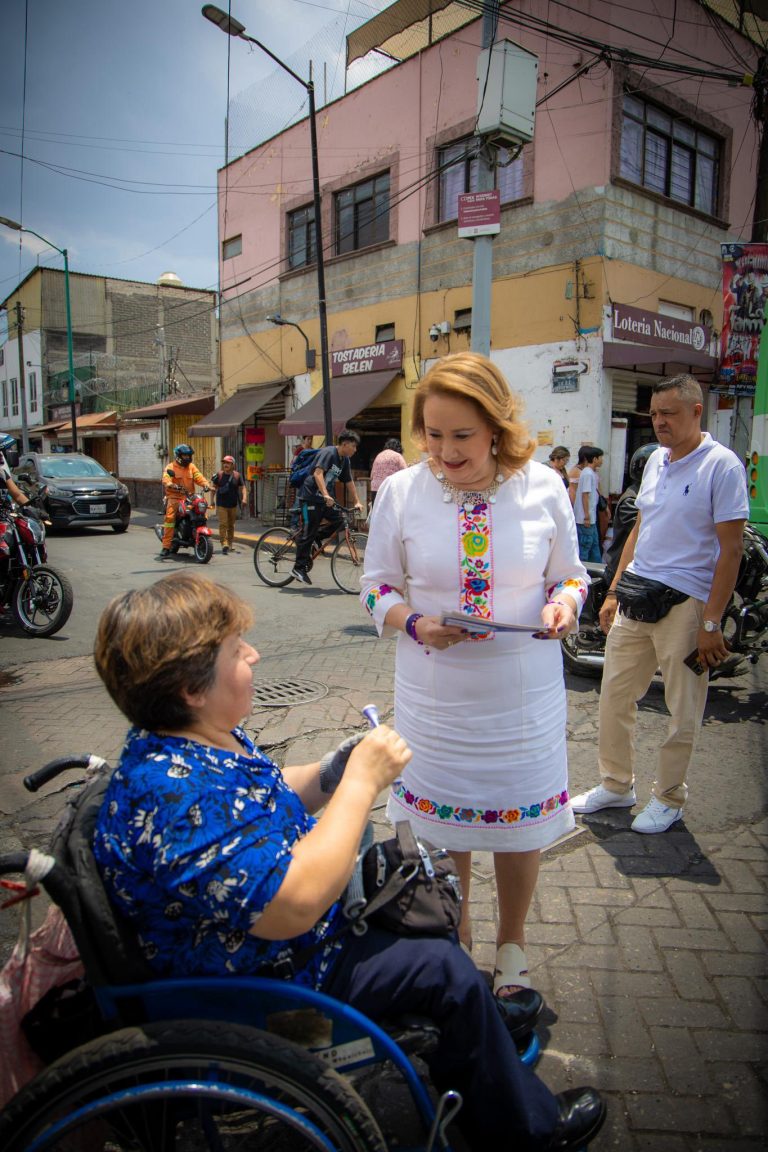 Yasmín Esquivel Mossa promueve justicia con independencia y legalidad