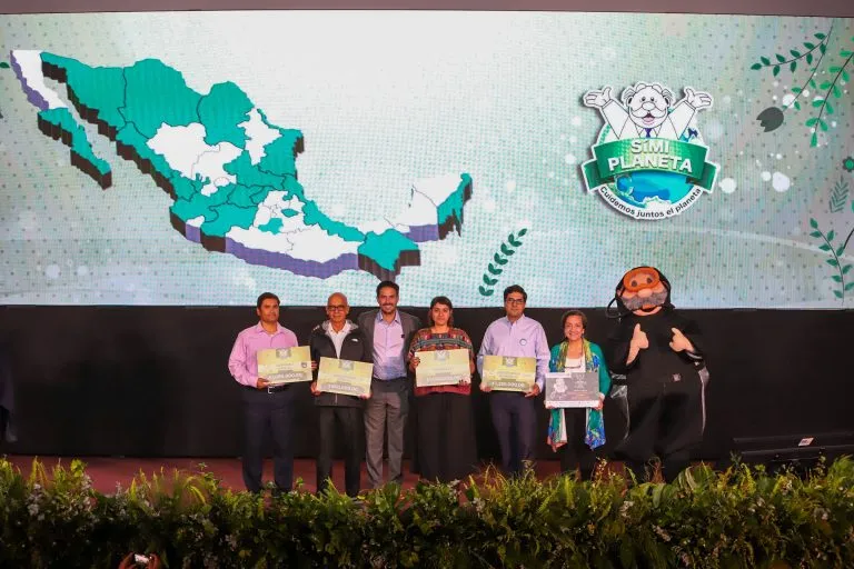 Víctor González Herrera impulsa conciencia ambiental con SíMiPlaneta