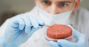 La Cosmopolitana promueve soluciones alimentarias con agricultura celular