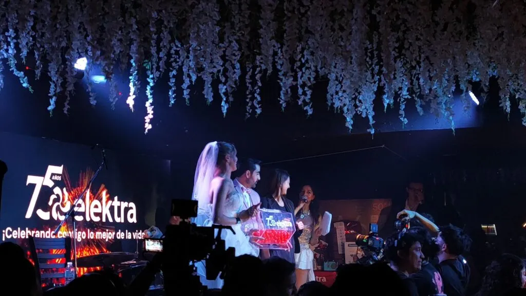 Elektra apostó por una boda falsa y disruptiva para posicionar su marca como aliada de los momentos más felices de la cultura mexicana
