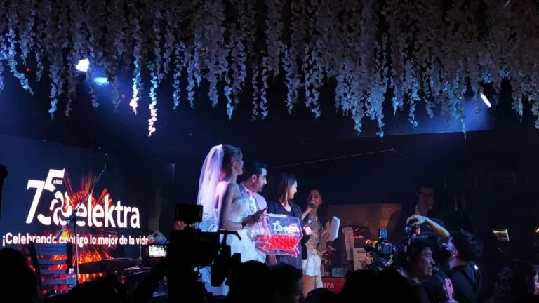 Elektra apostó por una boda falsa y disruptiva para posicionar su marca como aliada de los momentos más felices de la cultura mexicana