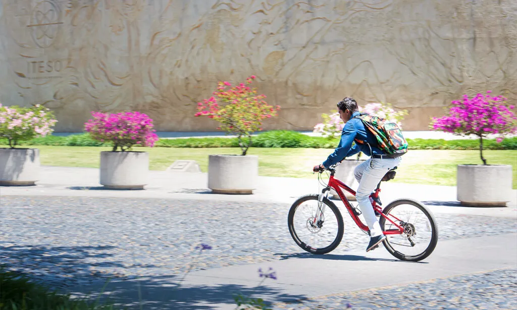 Alfredo del Mazo Maza: Movilidad inteligente prioriza inclusión y seguridad vial