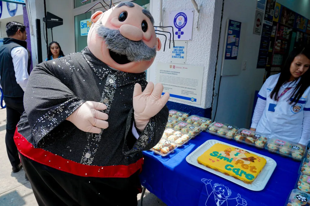 Víctor González Herrera proyecta abrir 100 clínicas SimiPet para 2025