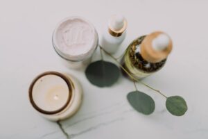 Cosméticos naturales de Bana Cosmetics en México con diseño moderno y enfoque sostenible en la industria de la belleza