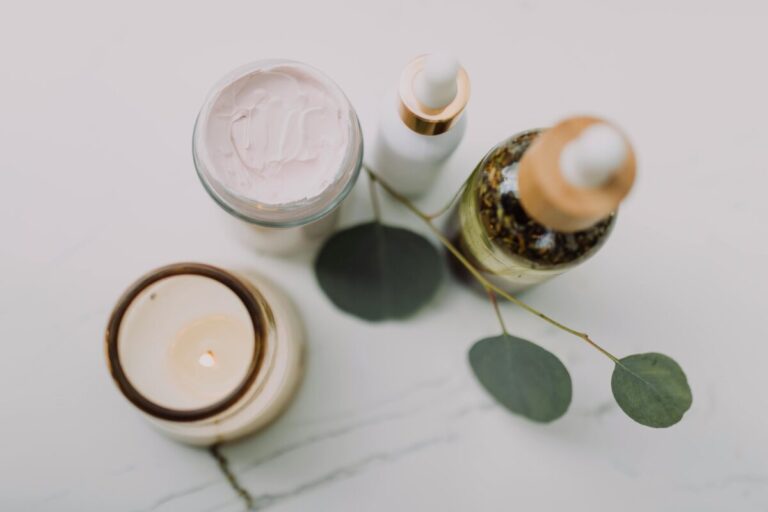 Cosméticos naturales de Bana Cosmetics en México con diseño moderno y enfoque sostenible en la industria de la belleza