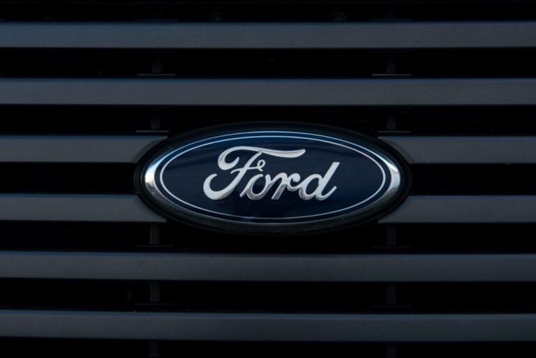 Ford de México conmemorando 100 años de innovación, empleos y movilidad sostenible en la industria automotriz mexicana