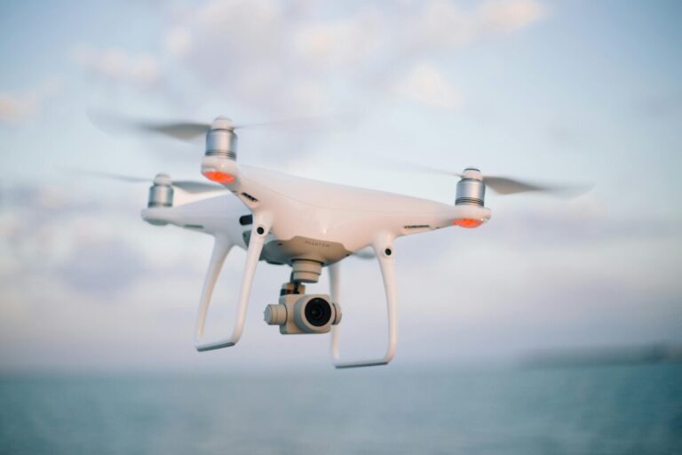 Innovación en drones con diseño digital y producción sostenible liderada por Dassault Systèmes en Francia