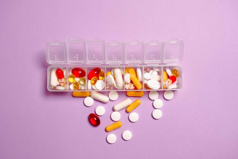 Innovación española muestra producción masiva de medicamentos a medida con tecnología avanzada y sostenible para la medicina personalizada
