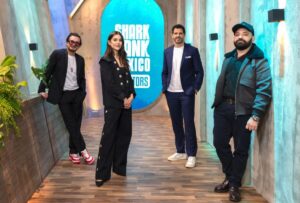 Panel de jueces y creadores digitales en el set de Shark Tank México Creators
