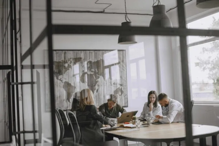 Emprendedores participando en taller gratuito para fortalecer negocios locales en San Luis Potosí