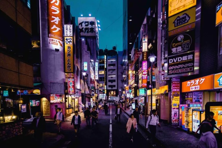Tokio impulsa innovación cultural con gastronomía, arte y tecnología que fortalecen turismo y competitividad urbana global