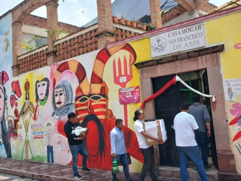 Seguritech visitó a personas mayores a las que reconoció su valor y su esfuerzo.