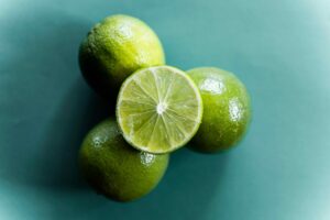 Productores de Michoacán enfrentan crisis por caída de precios en el negocio del limón