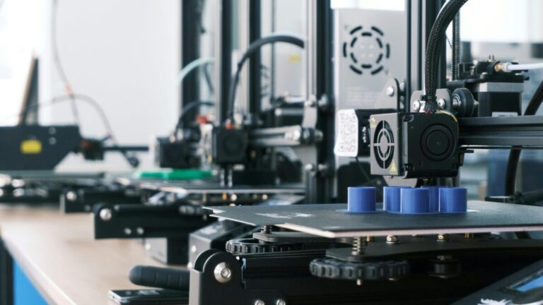 Baterías 3D flexibles desarrolladas por startup de Miami Material para autos eléctricos y tecnología portátil.