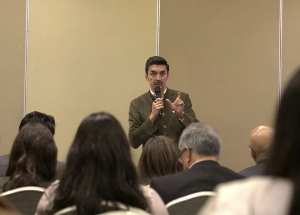 Alejandro Martínez Araiza también hizo un llamado a mantener criterios flexibles para abordar casos no previstos por las reglas.