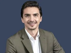 Alejandro Martínez Araiza hablando sobre apoyo fiscal a trabajadores y PyMES.