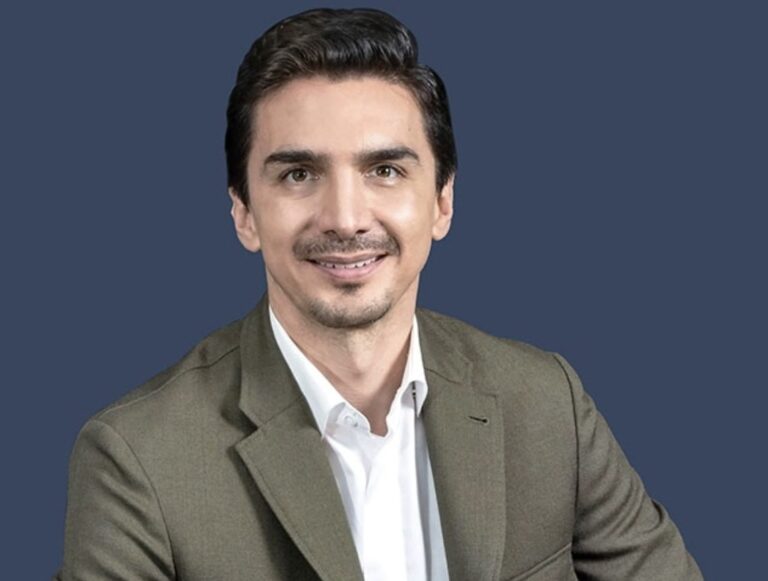 Alejandro Martínez Araiza hablando sobre apoyo fiscal a trabajadores y PyMES.