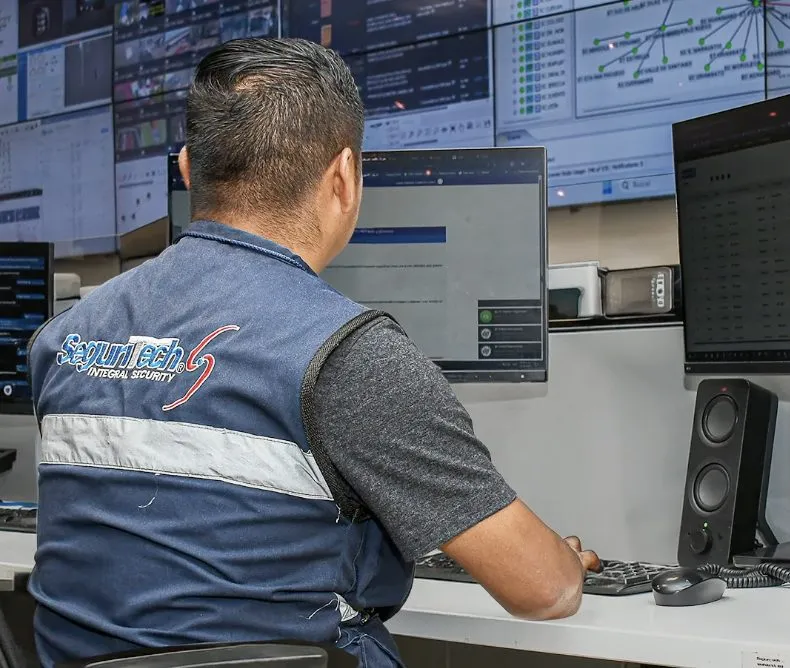 Colaboradores de Seguritech tras obtener la certificación Great Place to Work México.