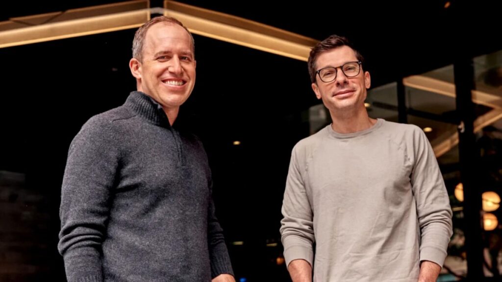 Plataforma Sierra con agentes de IA automatizando procesos empresariales de alto volumen