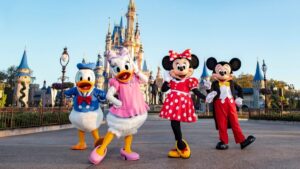 OpenAI integra personajes de Disney en Sora para generar videos con inteligencia artificial creativa y alianzas estratégicas en Estados Unidos