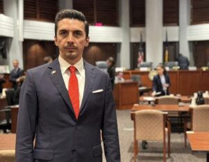 Alejandro Martínez Araiza analiza el impacto de la automatización y la inteligencia artificial en el empleo sindicalizado.