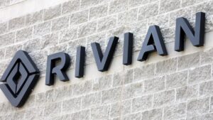 Rivian incorpora tecnología de conducción manos libres en millones de kilómetros en Norteamérica