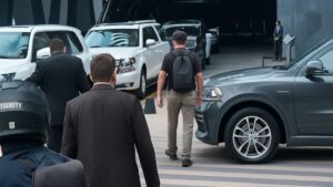 Equipo Shel-Ha coordinando seguridad ejecutiva con vehículos blindados y protocolos tácticos en eventos internacionales en México