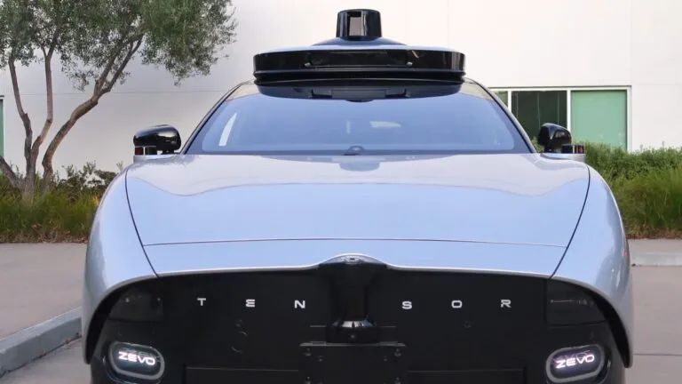 Zevo integra robotaxis a su flota de car-sharing eléctrico con vehículos autónomos diseñados para movilidad compartida en Estados Unidos