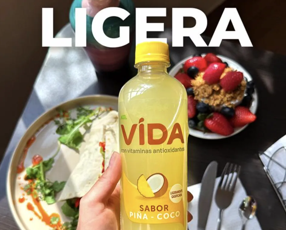 Agua VIDA con Vitaminas Antioxidantes en presentación comercial moderna.