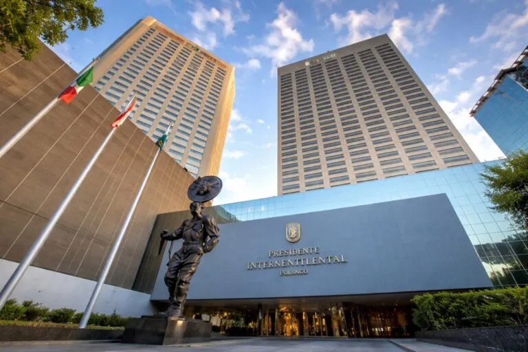 Fachada del Presidente InterContinental en Polanco, nominado como Mejor Hotel de Negocios en México y Centroamérica