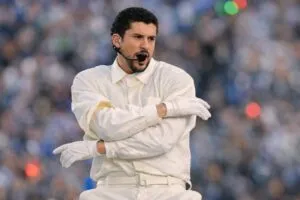 Bad Bunny rinde homenaje a negocios latinos como Villa’s Tacos en su Halftime Show del Super Bowl LX