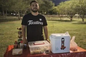 Proyecto editorial de sushi en brocheta innovador con ingredientes locales y presentación moderna en Culiacán