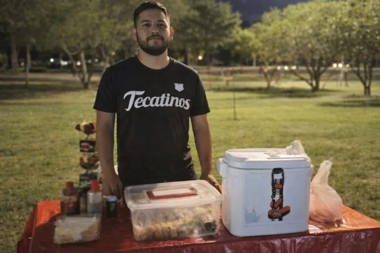 Proyecto editorial de sushi en brocheta innovador con ingredientes locales y presentación moderna en Culiacán