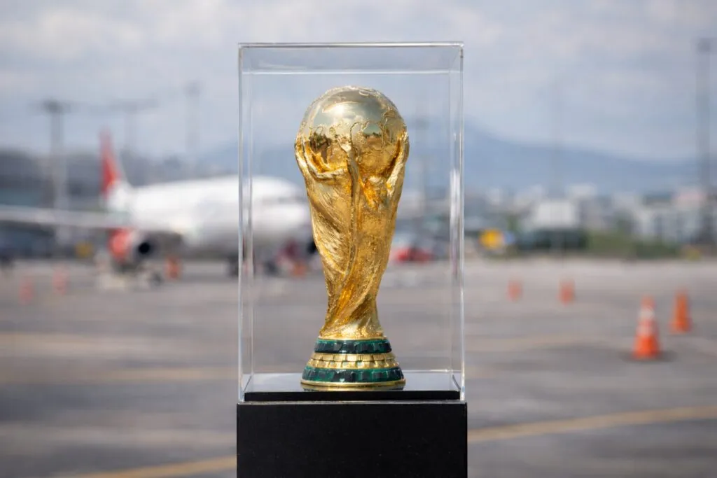 Trofeo de la Copa del Mundial en México con medidas de seguridad reforzadas tras violencia narco