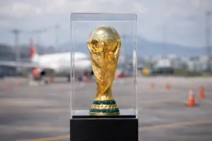 Trofeo de la Copa del Mundial en México con medidas de seguridad reforzadas tras violencia narco