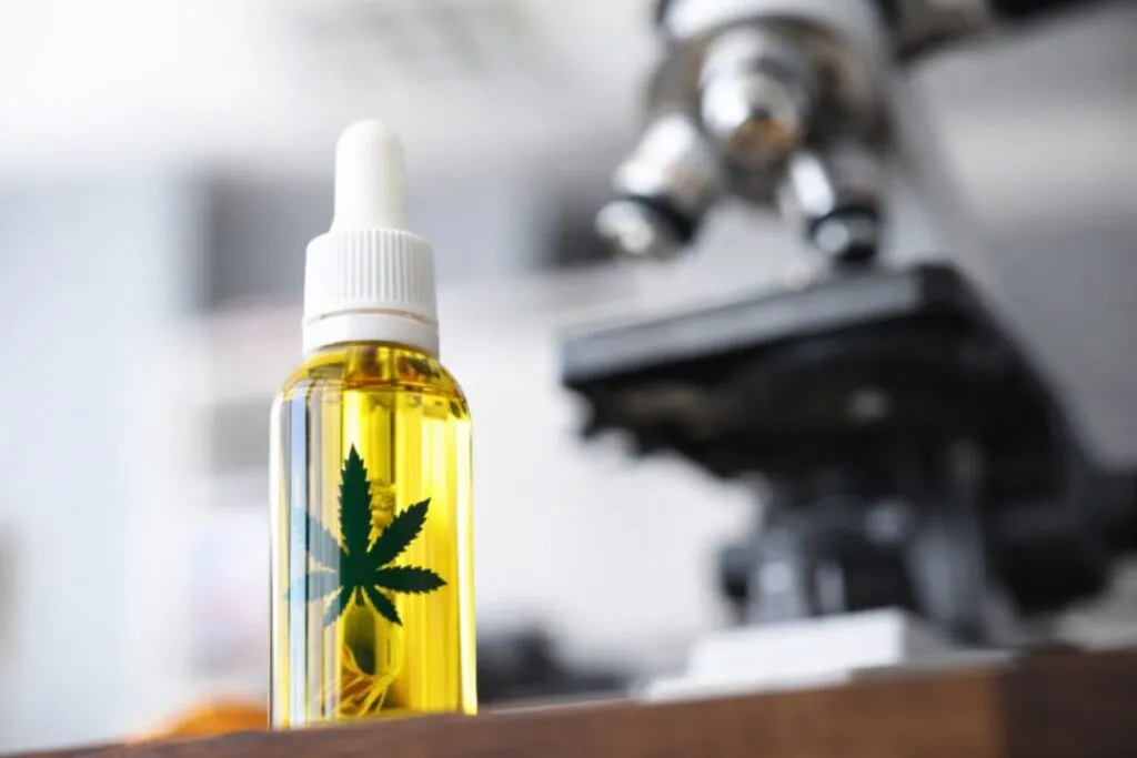 Autoridades de Saltillo revisan normativas para negocios con marihuana y derivados en zonas urbanas