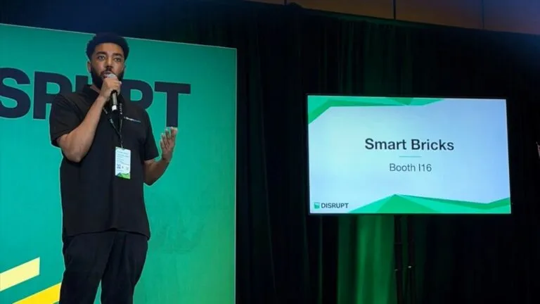 Plataforma de Smart Bricks analizando inversiones inmobiliarias con inteligencia artificial