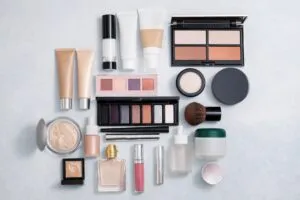 Marcas de belleza en Estados Unidos comparan ingresos y valor de mercado en industria cosmética global