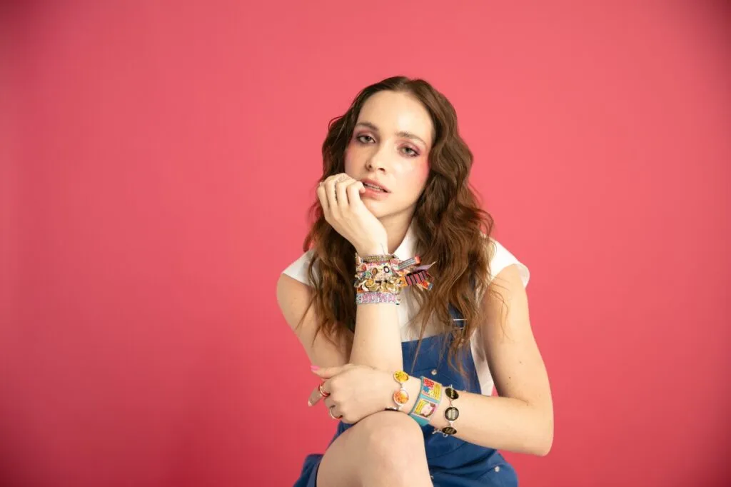 Distroller regresa en México con Minnie West y la línea Distriller Vintash enfocada en nostalgia y mercado lifestyle